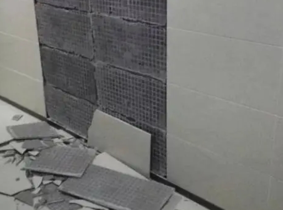 富拉尔基瓷砖空鼓维修公司分享下富拉尔基墙砖松动维修的知识
